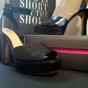 Camuto Vince Kortinta Size 9M Black Croc.